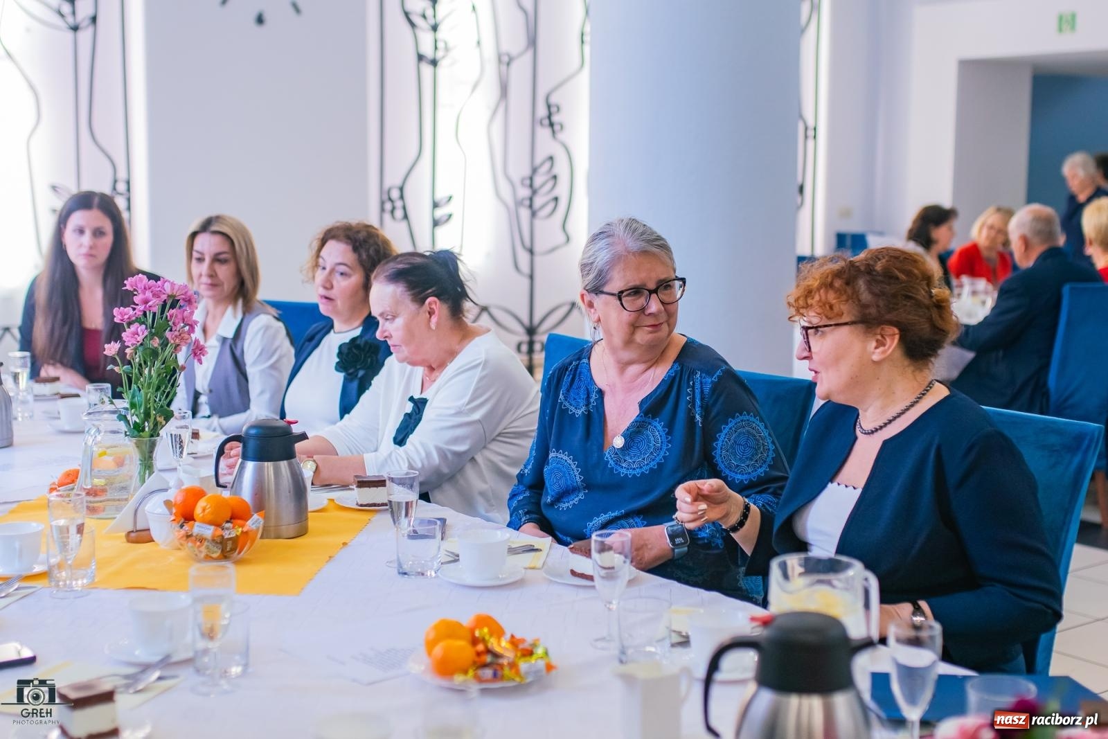 Zdjęcie w galerii na portalu naszraciborz.pl: Emeryci świętowali w restauracji Raciborska. Dla seniorów zaśpiewał finalista The Voice Kids [FOTO i WIDEO] wiadomości z regionu