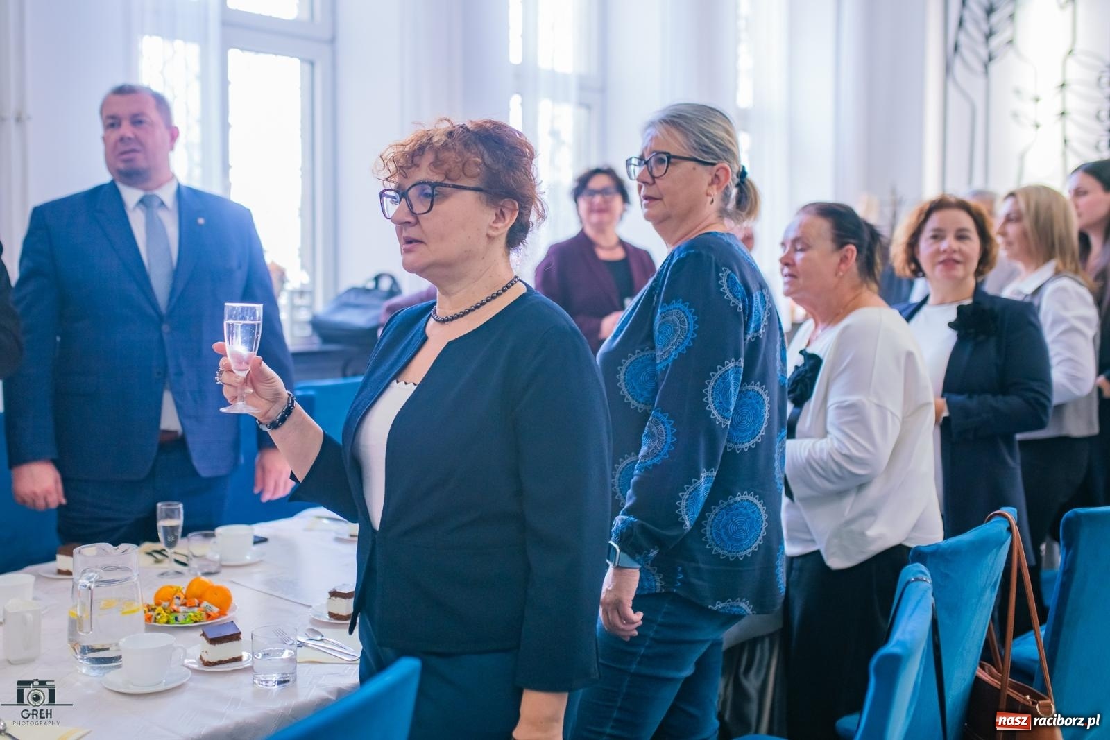 Zdjęcie w galerii na portalu naszraciborz.pl: Emeryci świętowali w restauracji Raciborska. Dla seniorów zaśpiewał finalista The Voice Kids [FOTO i WIDEO] wiadomości z regionu