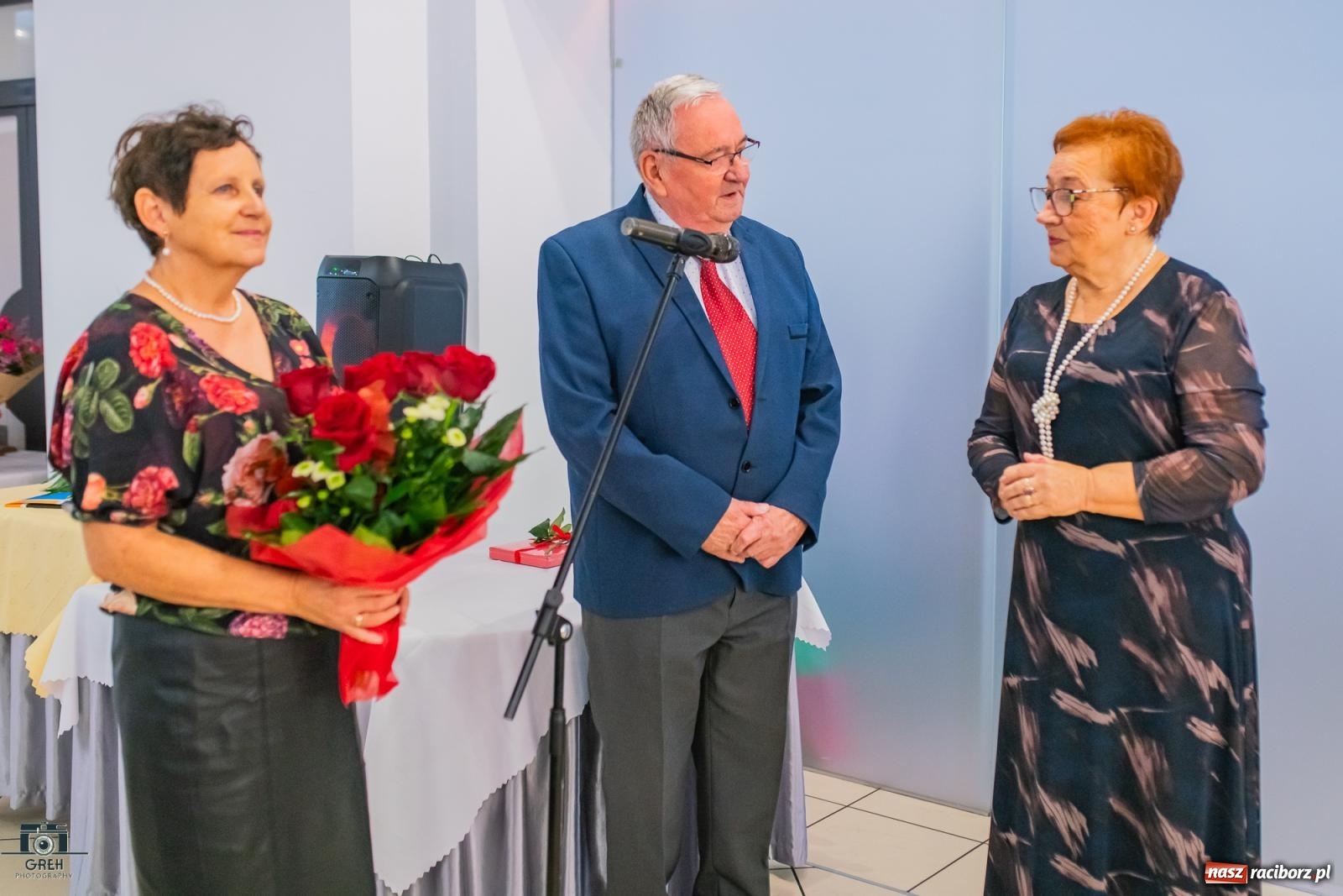 Zdjęcie w galerii na portalu naszraciborz.pl: Emeryci świętowali w restauracji Raciborska. Dla seniorów zaśpiewał finalista The Voice Kids [FOTO i WIDEO] wiadomości z regionu