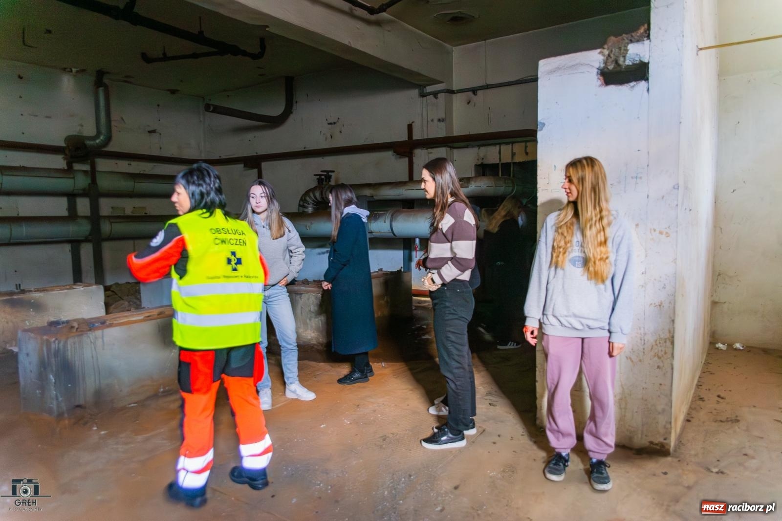Zdjęcie w galerii na portalu naszraciborz.pl: Służby w akcji przy Cegielnianej. Powiatowe manewry w Raciborzu [FOTO i WIDEO] wiadomości z regionu
