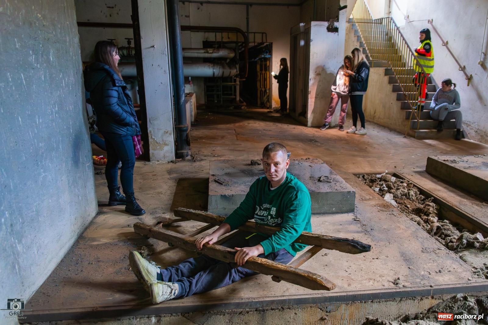 Zdjęcie w galerii na portalu naszraciborz.pl: Służby w akcji przy Cegielnianej. Powiatowe manewry w Raciborzu [FOTO i WIDEO] wiadomości z regionu