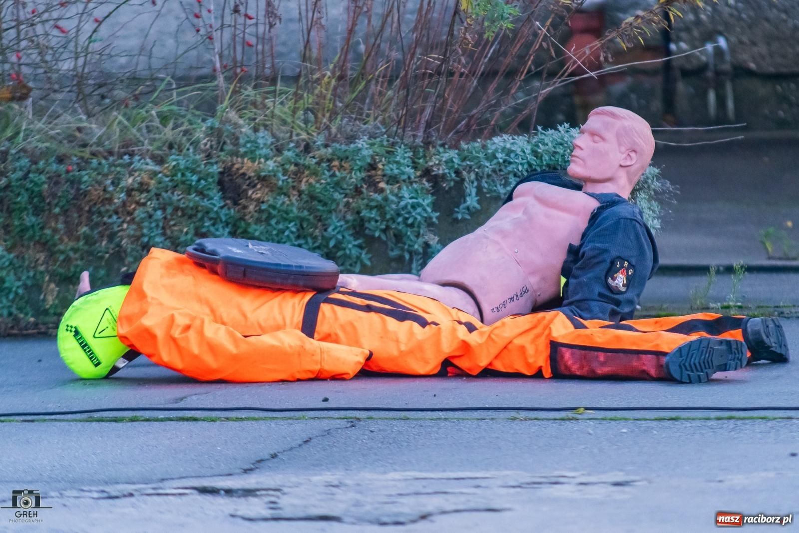 Zdjęcie w galerii na portalu naszraciborz.pl: Służby w akcji przy Cegielnianej. Powiatowe manewry w Raciborzu [FOTO i WIDEO] wiadomości z regionu