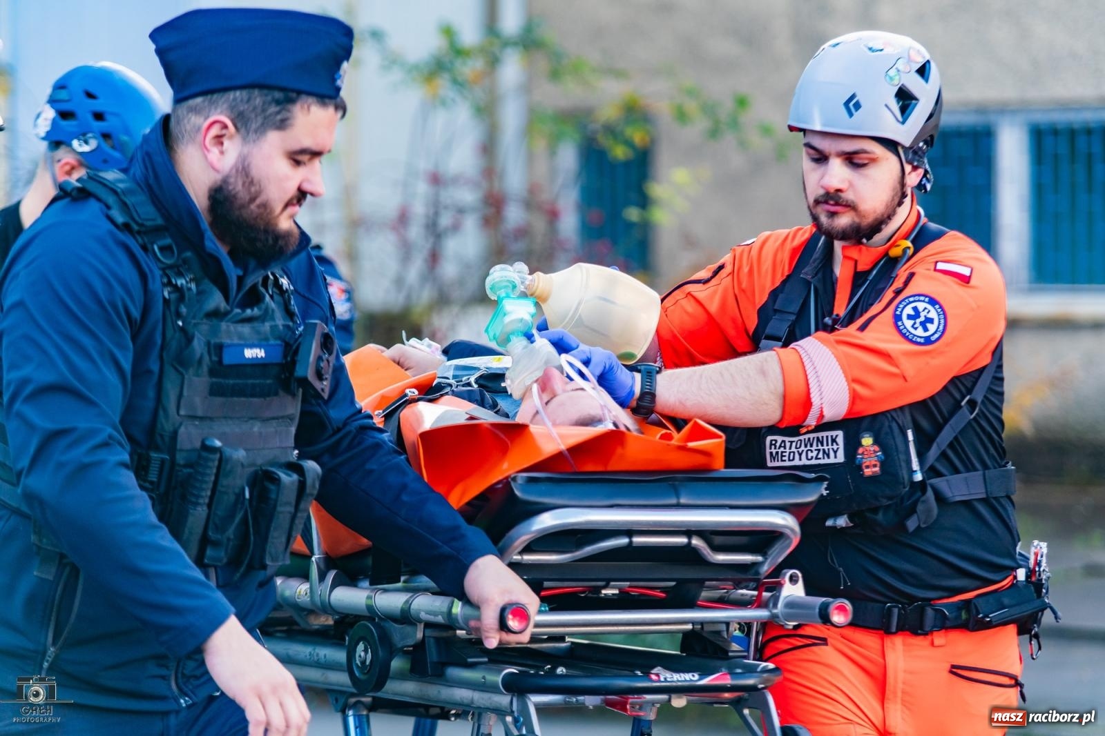 Zdjęcie w galerii na portalu naszraciborz.pl: Służby w akcji przy Cegielnianej. Powiatowe manewry w Raciborzu [FOTO i WIDEO] wiadomości z regionu