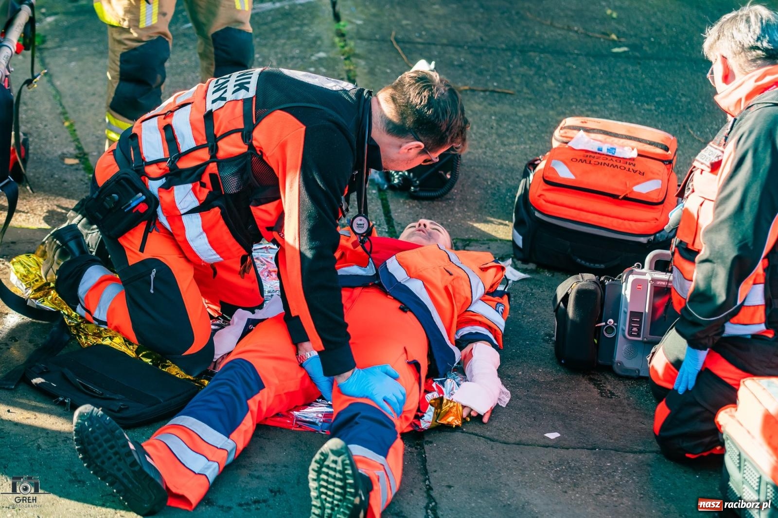 Zdjęcie w galerii na portalu naszraciborz.pl: Służby w akcji przy Cegielnianej. Powiatowe manewry w Raciborzu [FOTO i WIDEO] wiadomości z regionu