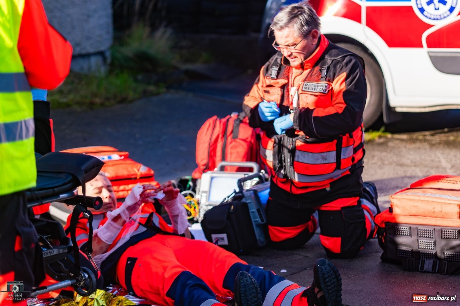 Zdjęcie w galerii na portalu naszraciborz.pl: Służby w akcji przy Cegielnianej. Powiatowe manewry w Raciborzu [FOTO i WIDEO] wiadomości z regionu