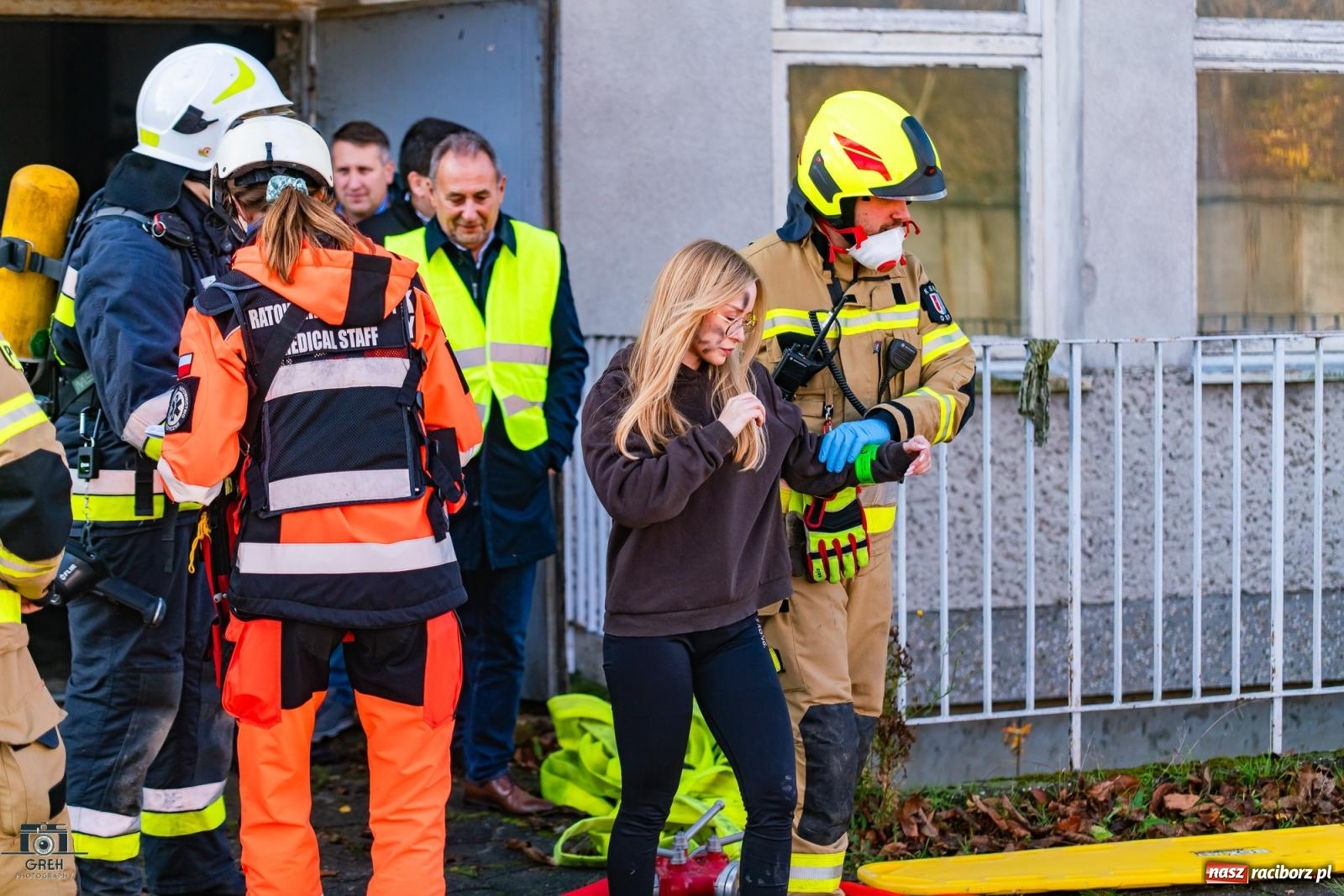 Zdjęcie w galerii na portalu naszraciborz.pl: Służby w akcji przy Cegielnianej. Powiatowe manewry w Raciborzu [FOTO i WIDEO] wiadomości z regionu