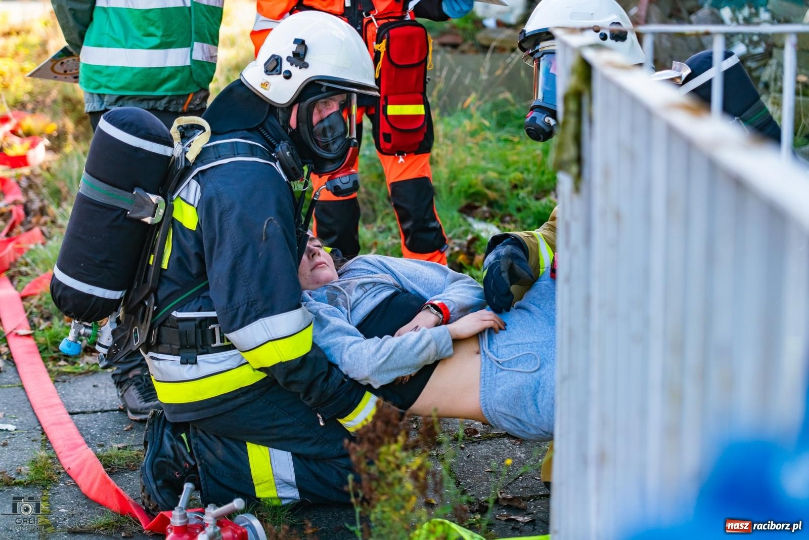 Zdjęcie w galerii na portalu naszraciborz.pl: Służby w akcji przy Cegielnianej. Powiatowe manewry w Raciborzu [FOTO i WIDEO] wiadomości z regionu