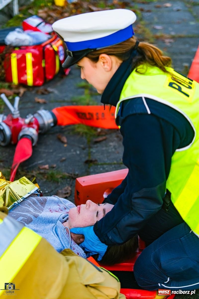 Zdjęcie w galerii na portalu naszraciborz.pl: Służby w akcji przy Cegielnianej. Powiatowe manewry w Raciborzu [FOTO i WIDEO] wiadomości z regionu