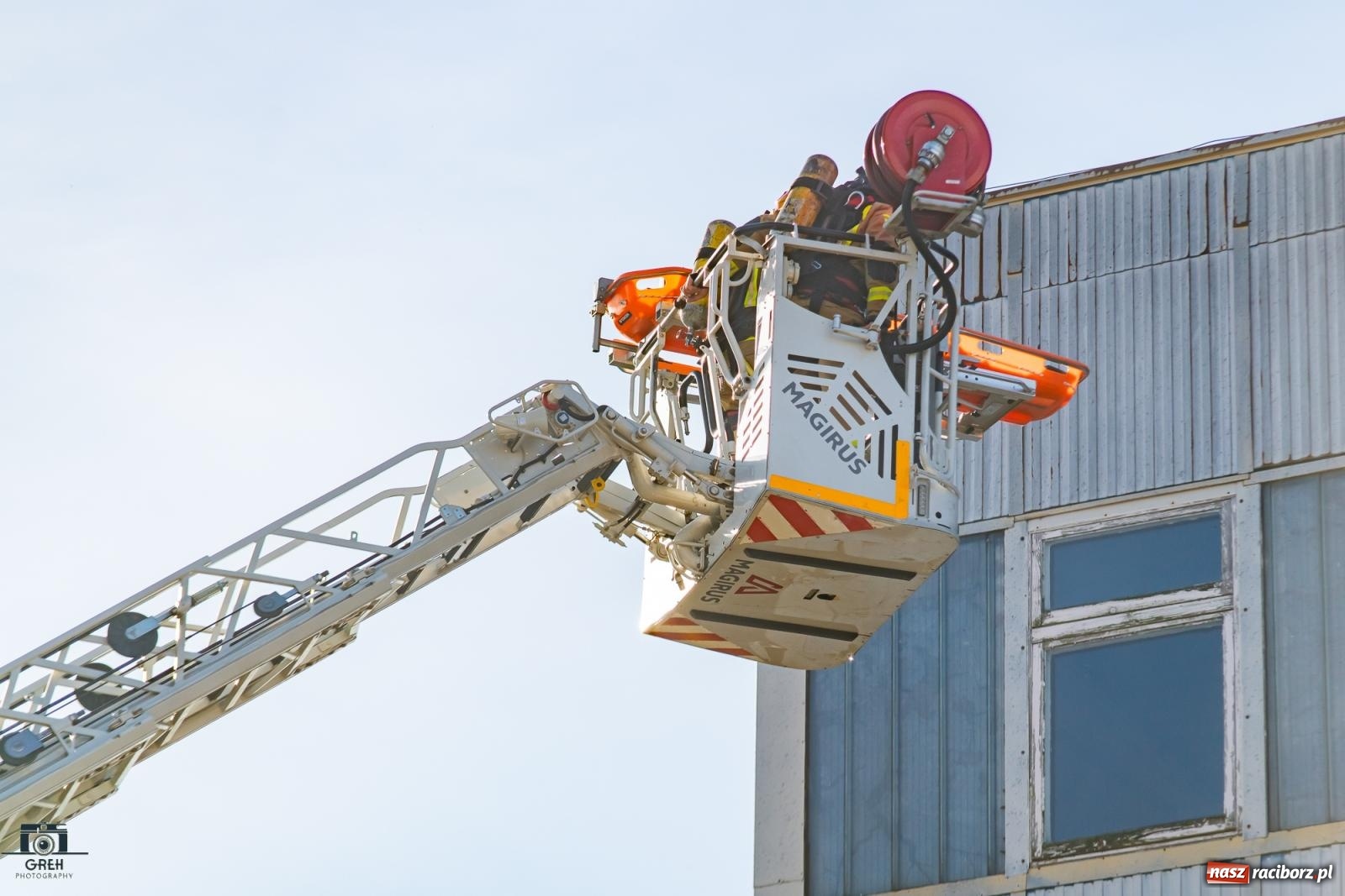 Zdjęcie w galerii na portalu naszraciborz.pl: Służby w akcji przy Cegielnianej. Powiatowe manewry w Raciborzu [FOTO i WIDEO] wiadomości z regionu