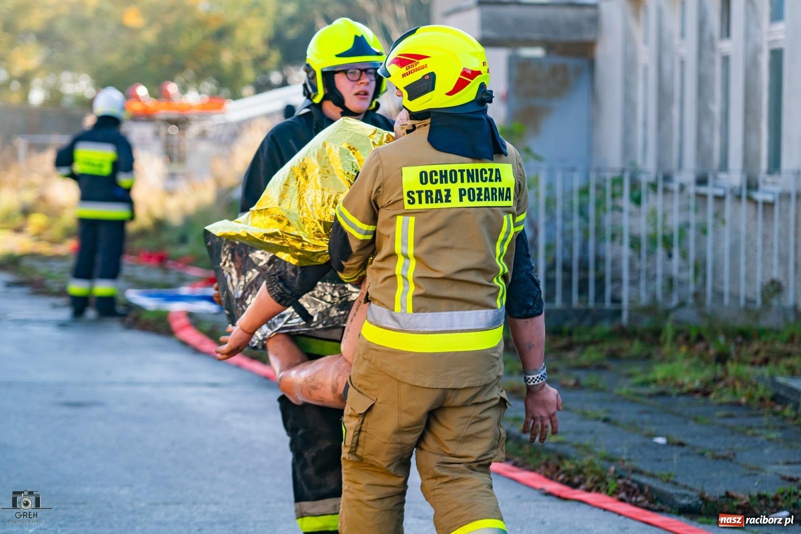 Zdjęcie w galerii na portalu naszraciborz.pl: Służby w akcji przy Cegielnianej. Powiatowe manewry w Raciborzu [FOTO i WIDEO] wiadomości z regionu