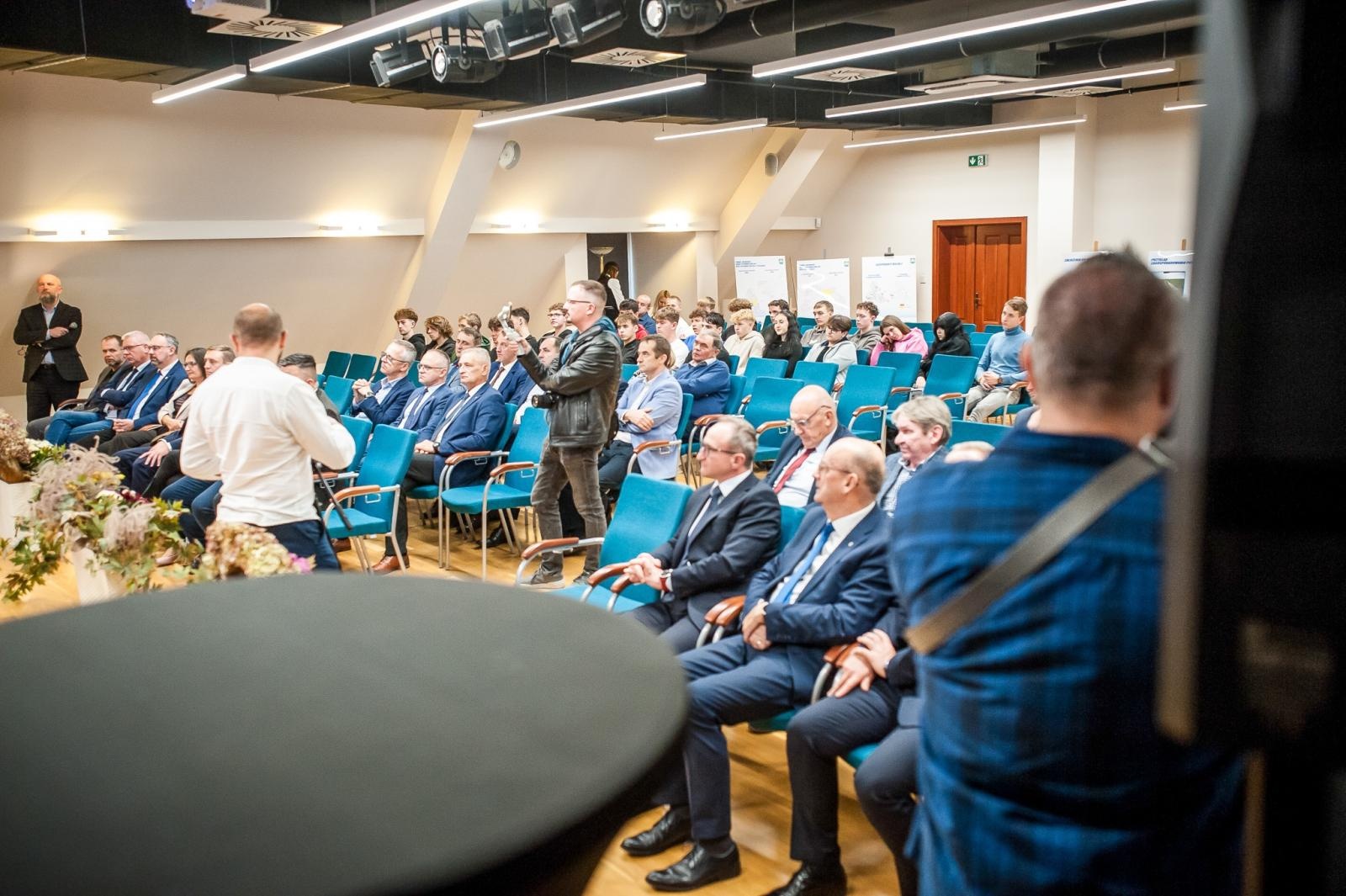 Zdjęcie w galerii na portalu naszraciborz.pl: Scalanie gruntów - inwestycja w rozwój wsi i rolnictwa Powiatu Raciborskiego [FOTO i WIDEO] wiadomości z regionu