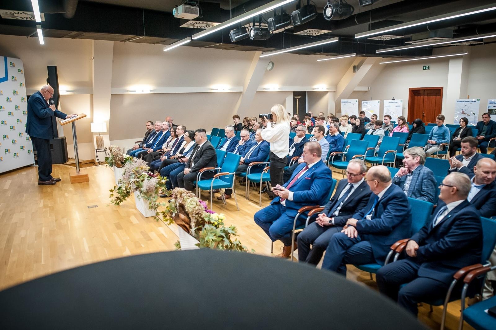 Zdjęcie w galerii na portalu naszraciborz.pl: Scalanie gruntów - inwestycja w rozwój wsi i rolnictwa Powiatu Raciborskiego [FOTO i WIDEO] wiadomości z regionu