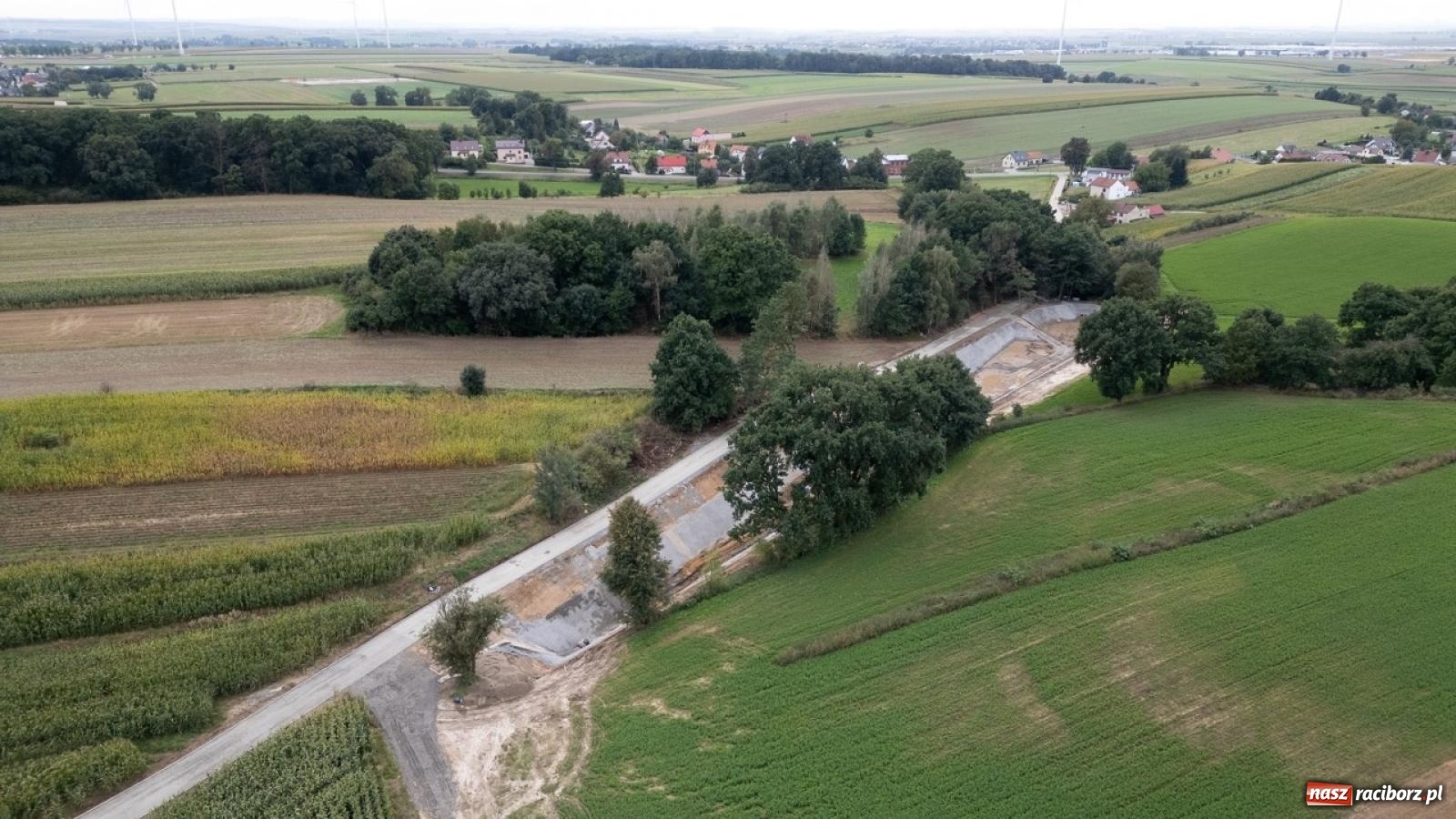 Zdjęcie w galerii na portalu naszraciborz.pl: W Pawłowie oddano do użytku zbiorniki retencyjne. Mają zapobiec podtopieniom wsi [FOTO i WIDEO] wiadomości z regionu