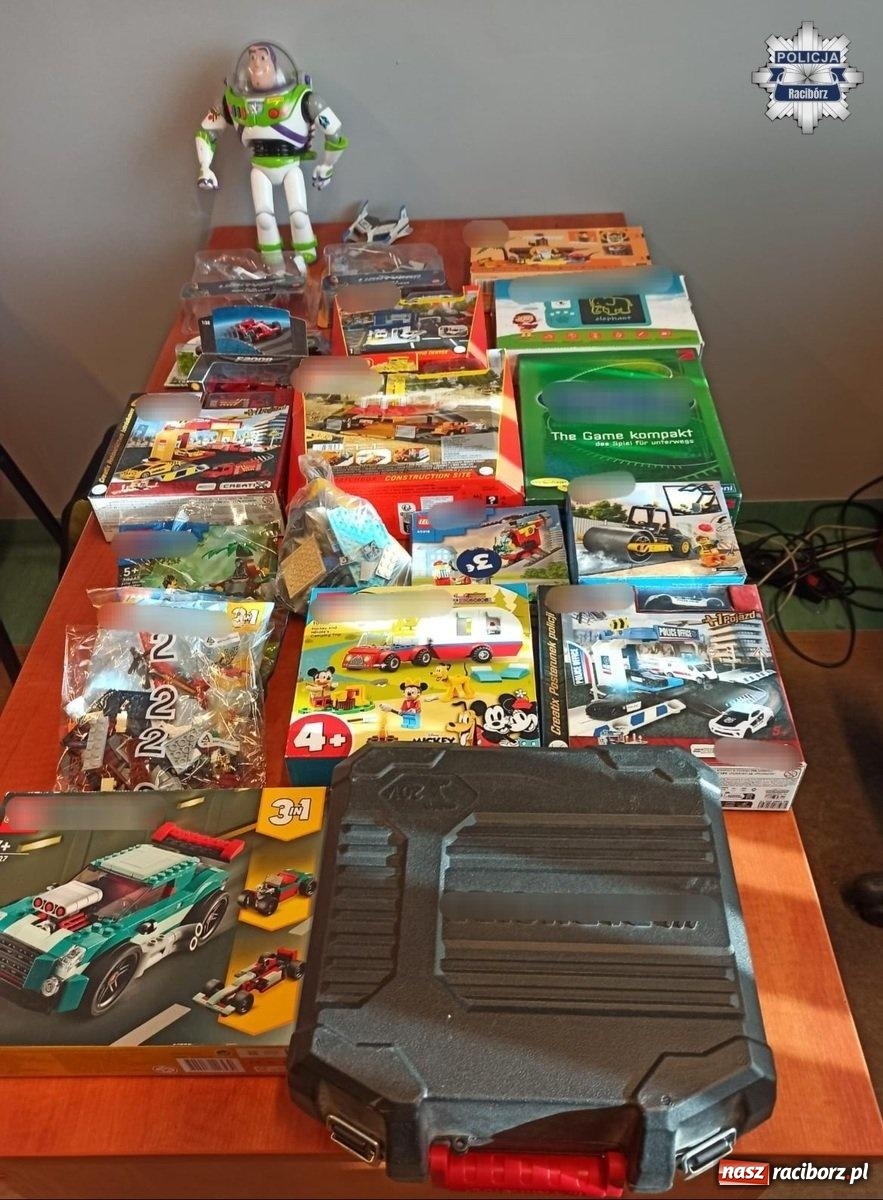 Zdjęcie w galerii na portalu naszraciborz.pl: Raciborscy kryminalni zatrzymali kobietę odpowiedzialną za serię włamań do piwnic wiadomości z regionu