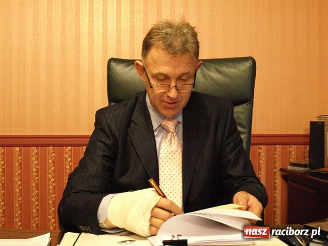 Zdjęcie w galerii na portalu naszraciborz.pl: Twarda ręka prezydenta wiadomości z regionu