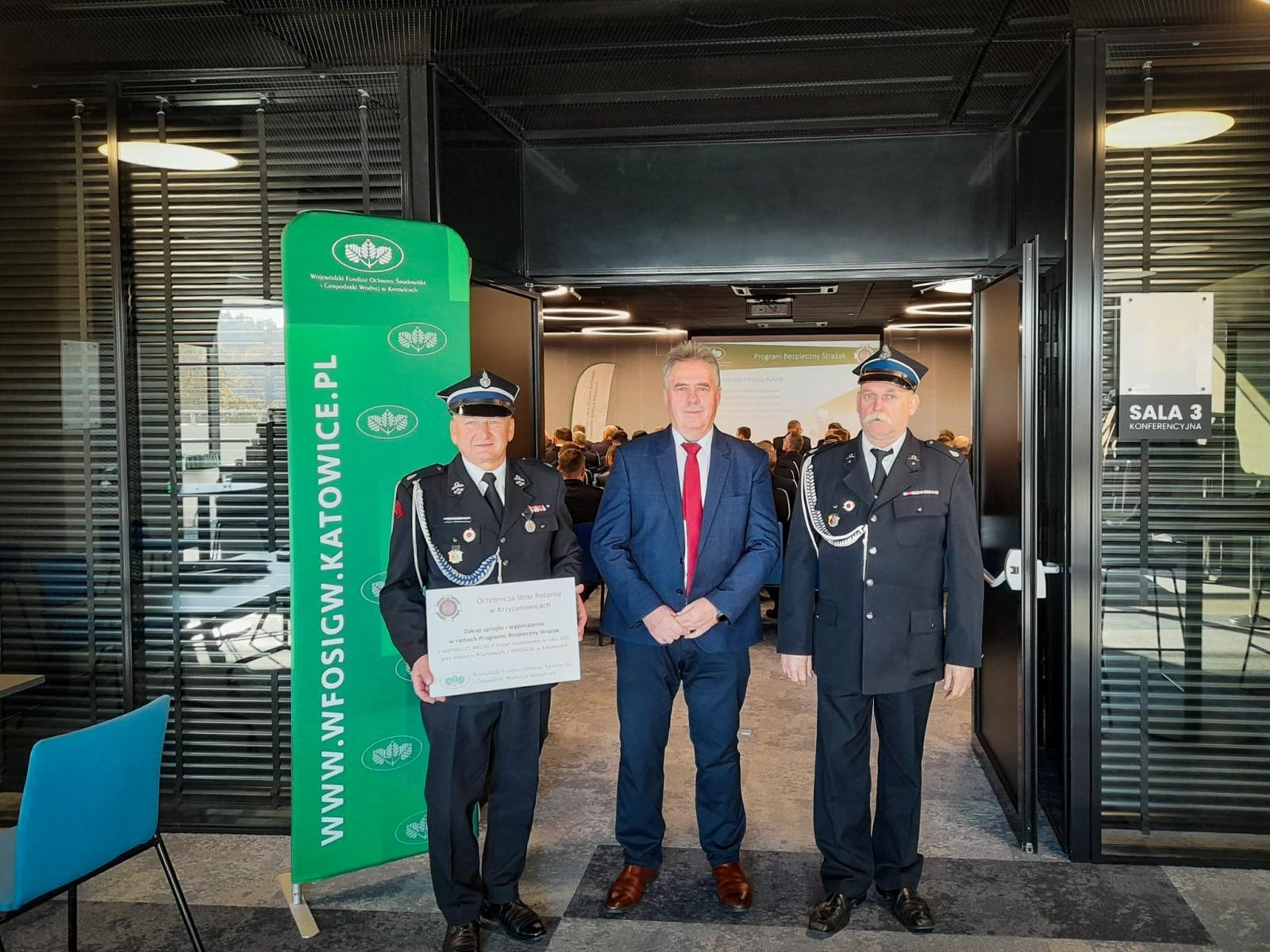 Zdjęcie w galerii na portalu naszraciborz.pl: Jednostki OSP z powiatu raciborskiego z dofinansowaniem w ramach programu Bezpieczny Strażak II wiadomości z regionu