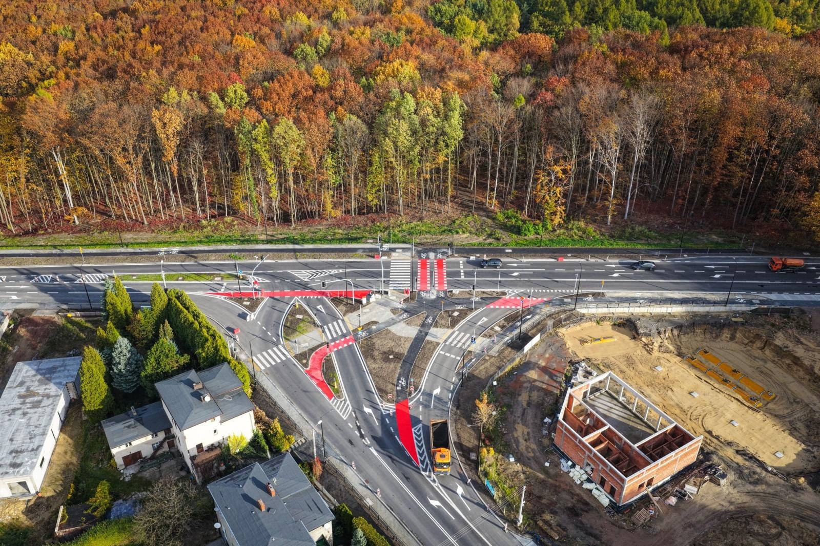 Zdjęcie w galerii na portalu naszraciborz.pl: Skrzyżowanie ulic Raciborskiej i Sportowej gotowe wiadomości z regionu
