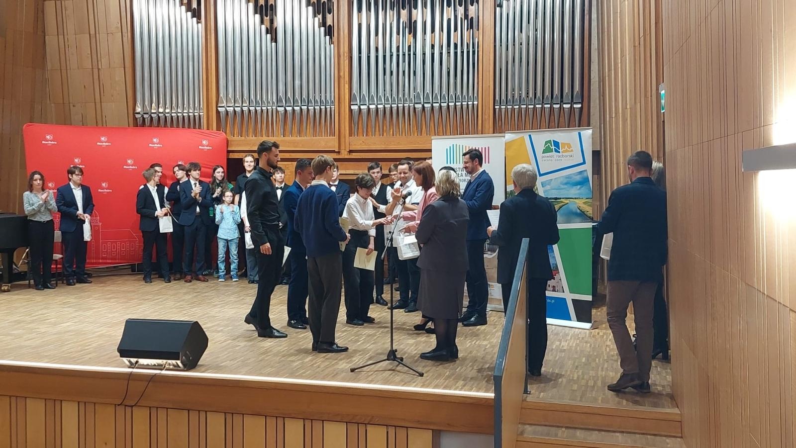 Zdjęcie w galerii na portalu naszraciborz.pl: Transgraniczna muzyczna rywalizacja na najwyższym poziomie – VII Konkurs Organowy w Raciborzu rozstrzygnięty wiadomości z regionu