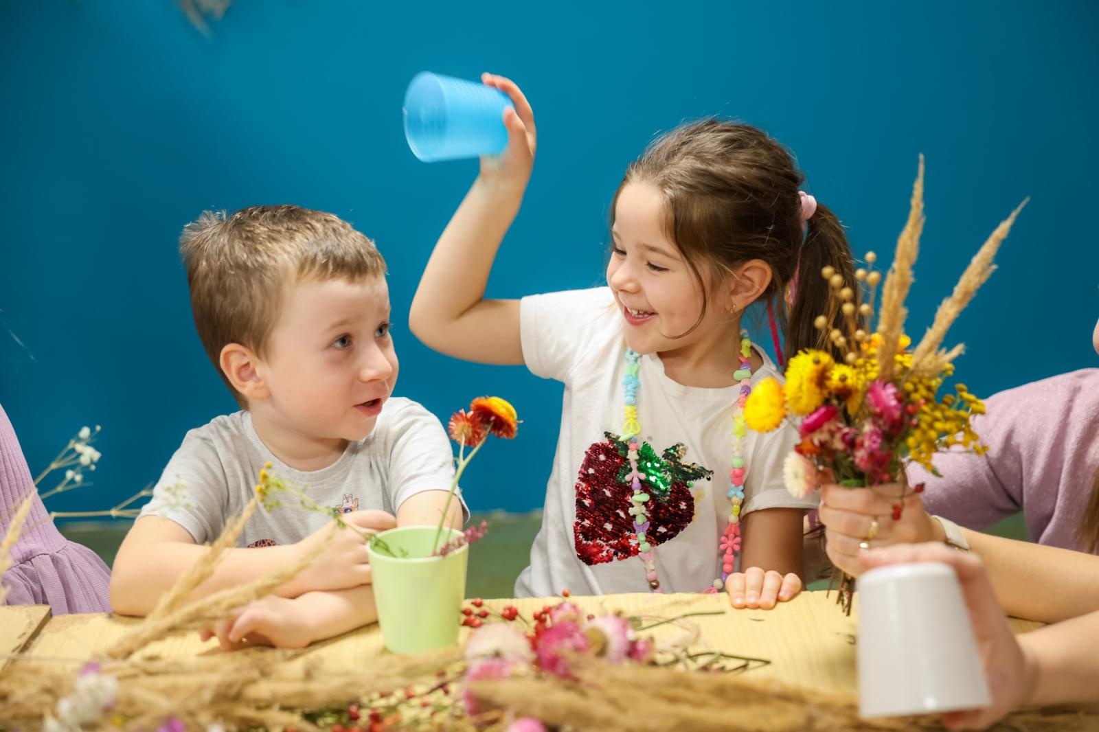 Zdjęcie w galerii na portalu naszraciborz.pl: Galeria kolorowych uśmiechów Małych Odkrywców i ich nowe pasje wiadomości z regionu