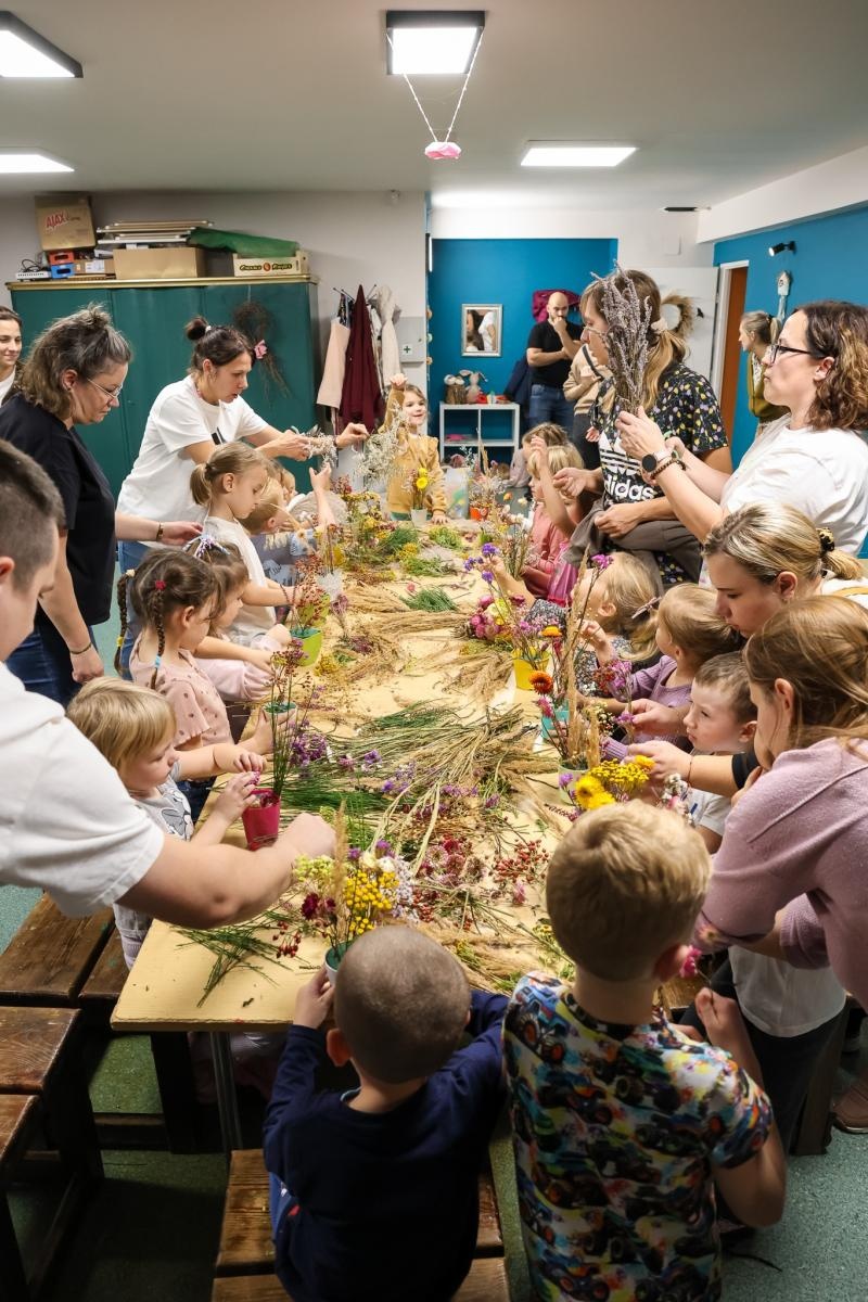 Zdjęcie w galerii na portalu naszraciborz.pl: Galeria kolorowych uśmiechów Małych Odkrywców i ich nowe pasje wiadomości z regionu