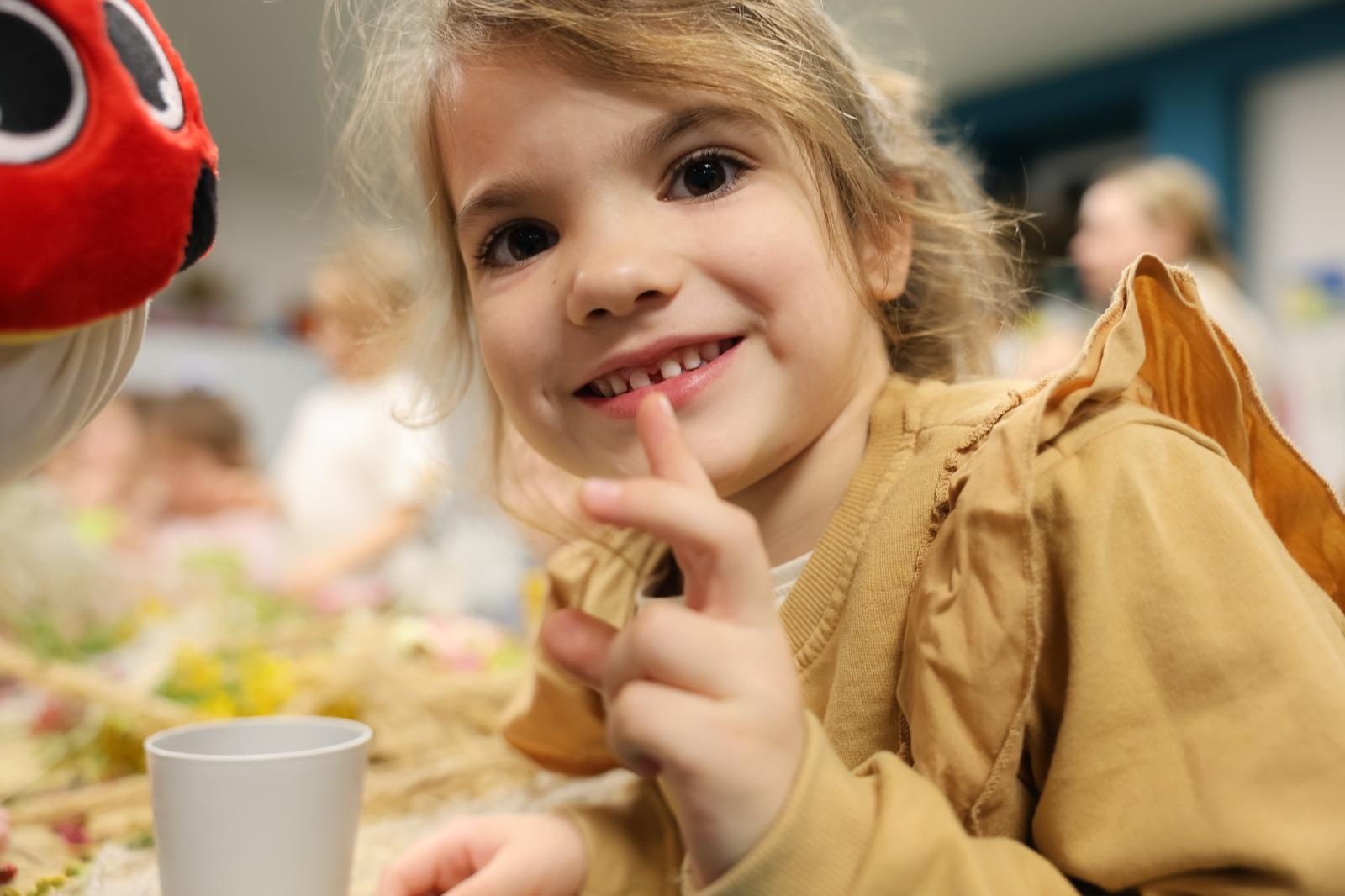Zdjęcie w galerii na portalu naszraciborz.pl: Galeria kolorowych uśmiechów Małych Odkrywców i ich nowe pasje wiadomości z regionu