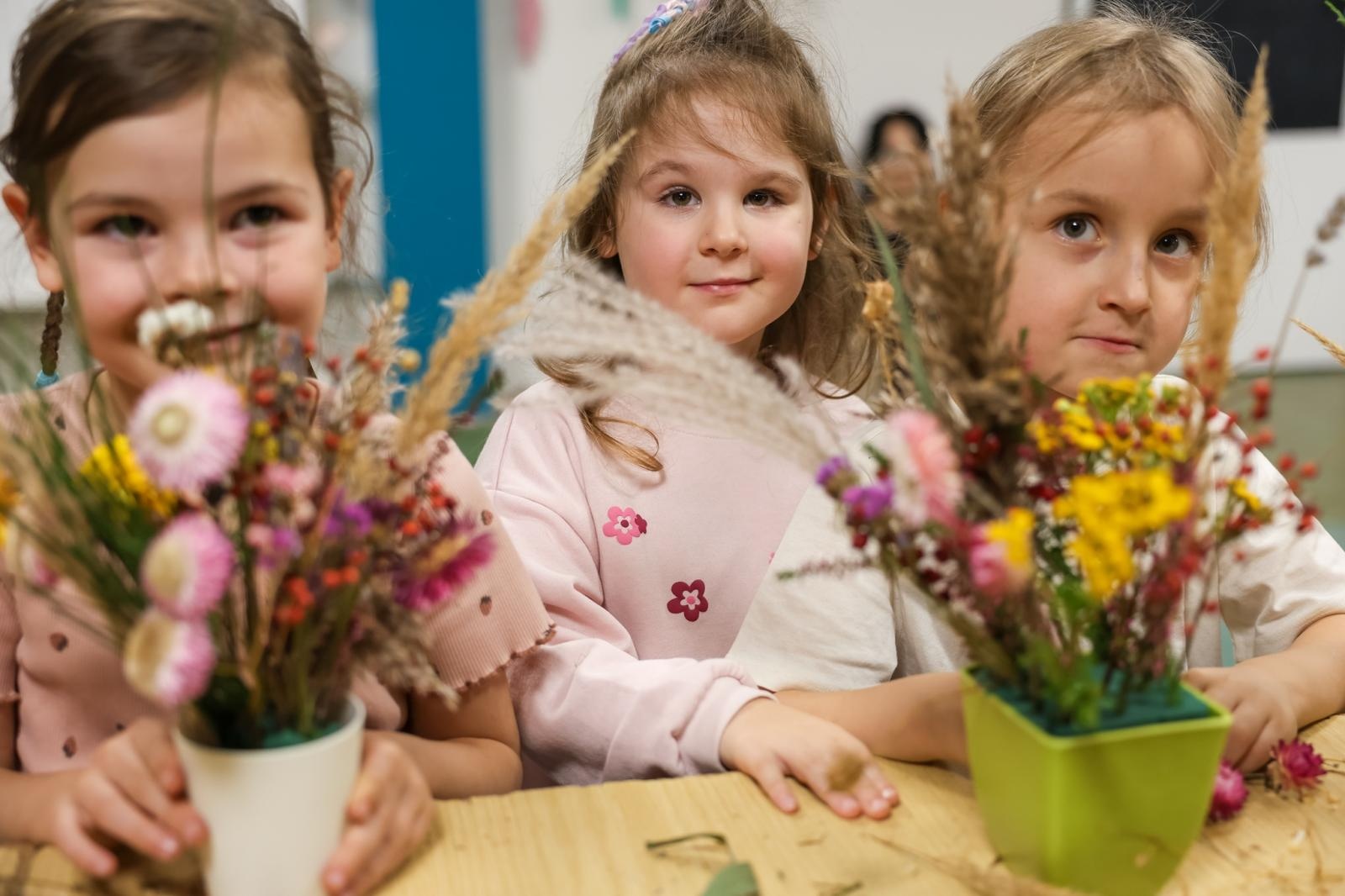 Zdjęcie w galerii na portalu naszraciborz.pl: Galeria kolorowych uśmiechów Małych Odkrywców i ich nowe pasje wiadomości z regionu