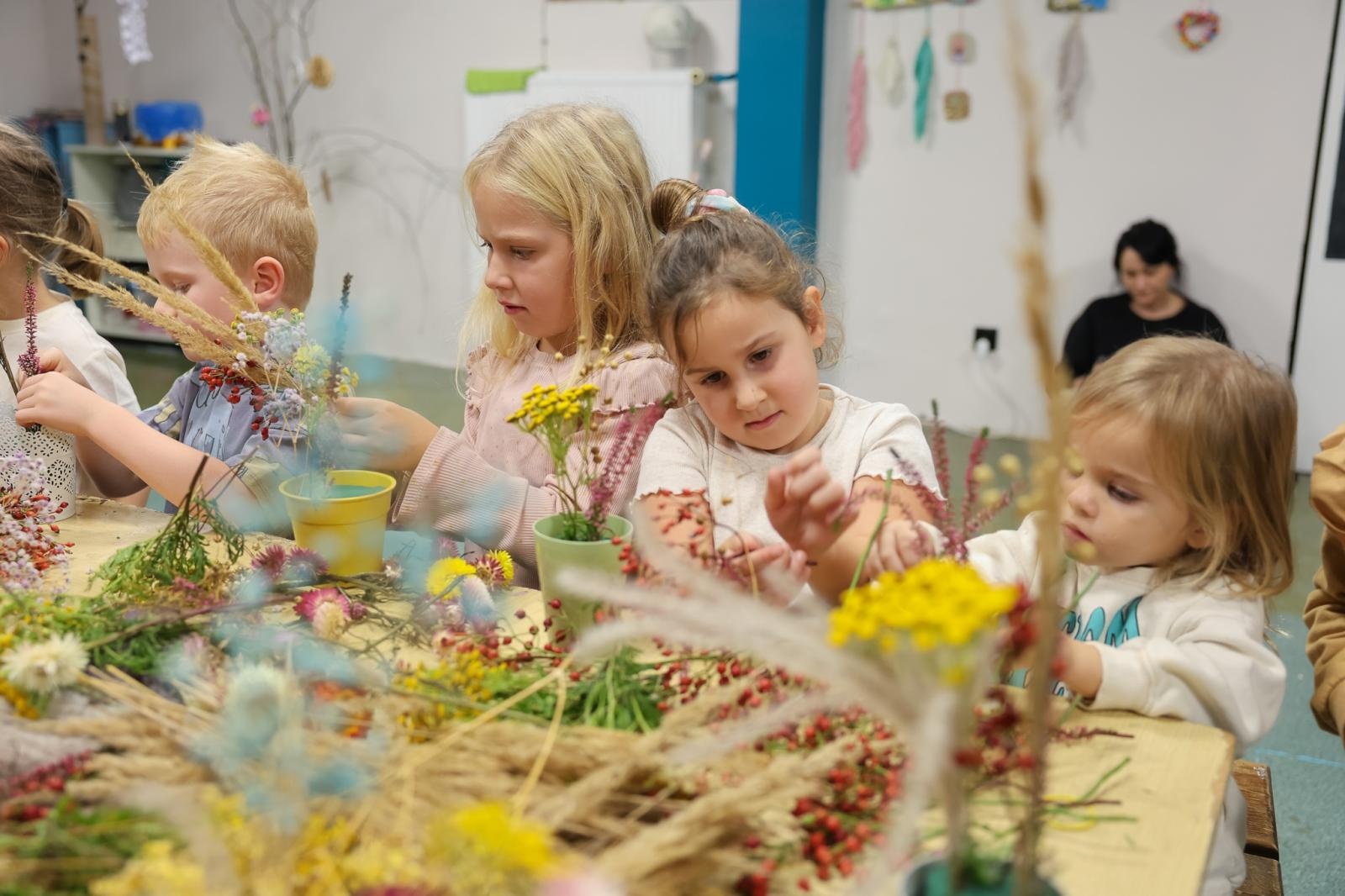 Zdjęcie w galerii na portalu naszraciborz.pl: Galeria kolorowych uśmiechów Małych Odkrywców i ich nowe pasje wiadomości z regionu