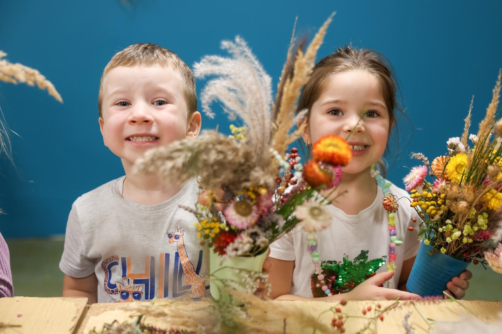 Zdjęcie w galerii na portalu naszraciborz.pl: Galeria kolorowych uśmiechów Małych Odkrywców i ich nowe pasje wiadomości z regionu