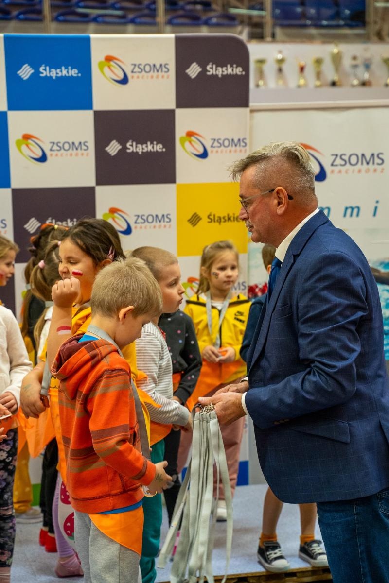 Zdjęcie w galerii na portalu naszraciborz.pl: Igrzyska Przedszkolaków – sportowe emocje, nauka i radość w ZSOMS Racibórz [FOTO i WIDEO] wiadomości z regionu