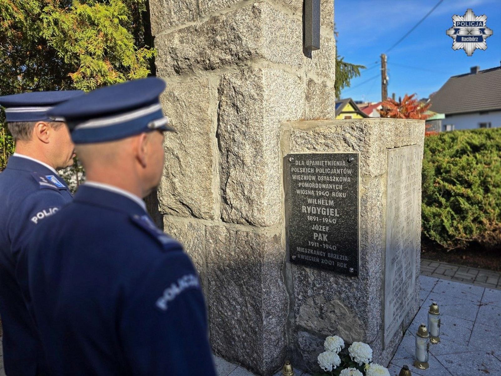 Zdjęcie w galerii na portalu naszraciborz.pl: Policjanci z Raciborza uczcili pamięć poległych funkcjonariuszy wiadomości z regionu
