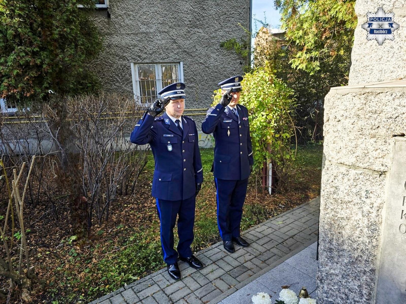 Zdjęcie w galerii na portalu naszraciborz.pl: Policjanci z Raciborza uczcili pamięć poległych funkcjonariuszy wiadomości z regionu