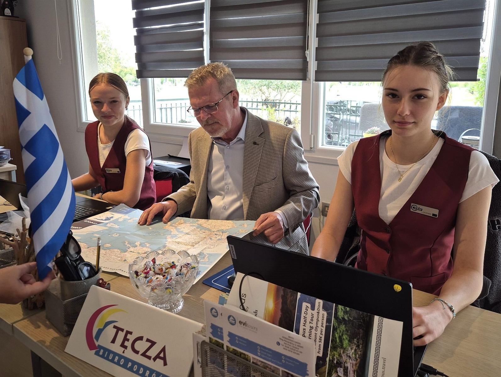 Zdjęcie w galerii na portalu naszraciborz.pl: CKZiU nr 1 Racibórz: ze szkolnej ławki… prosto na greckie słońce! wiadomości z regionu