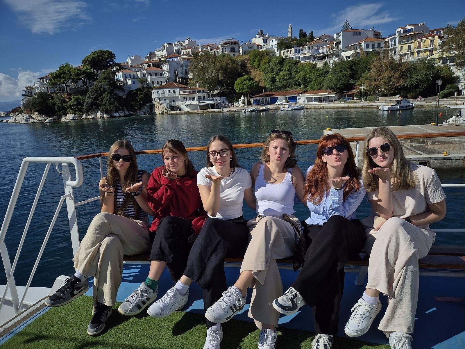 Zdjęcie w galerii na portalu naszraciborz.pl: CKZiU nr 1 Racibórz: ze szkolnej ławki… prosto na greckie słońce! wiadomości z regionu