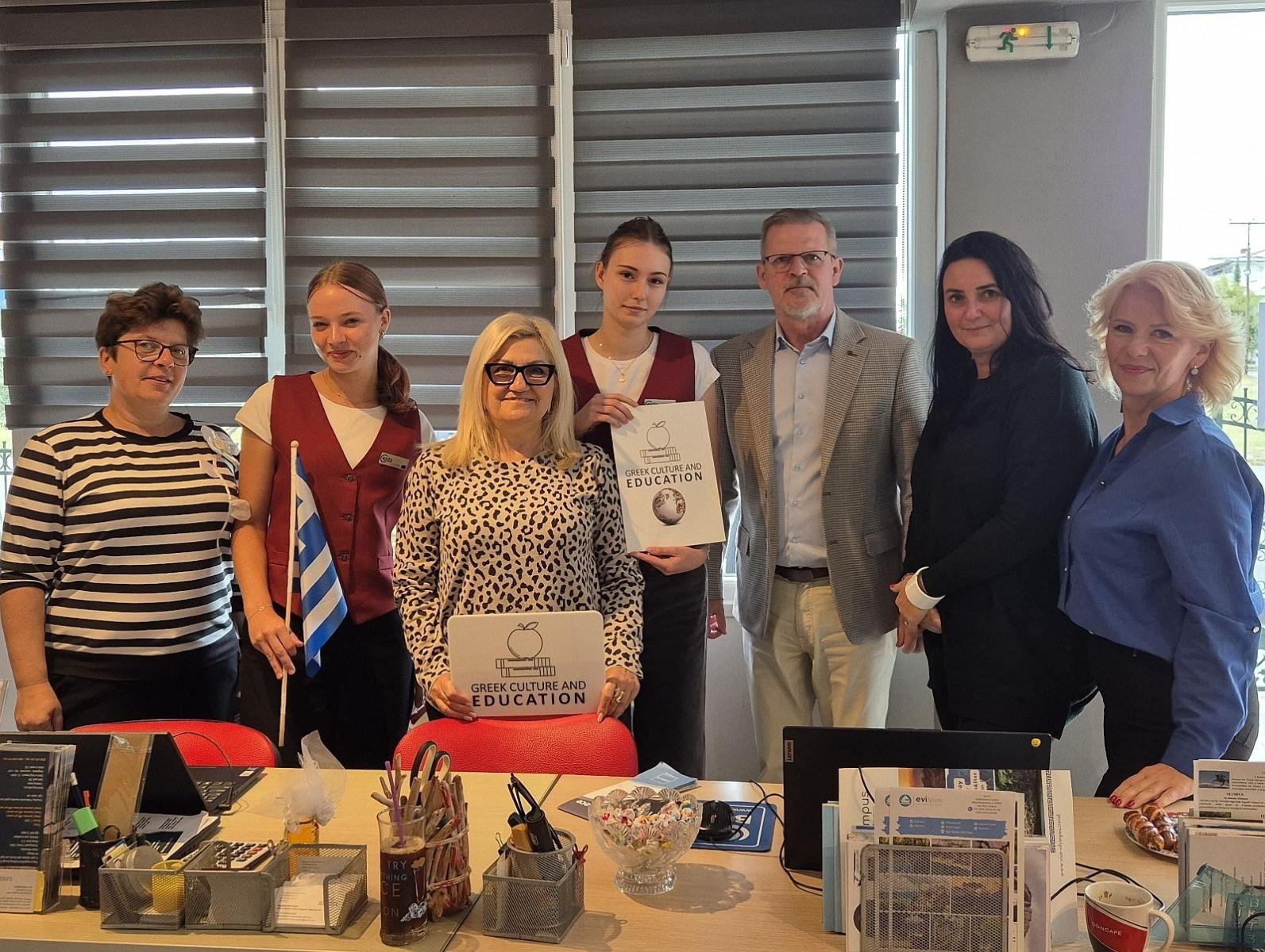 Zdjęcie w galerii na portalu naszraciborz.pl: CKZiU nr 1 Racibórz: ze szkolnej ławki… prosto na greckie słońce! wiadomości z regionu