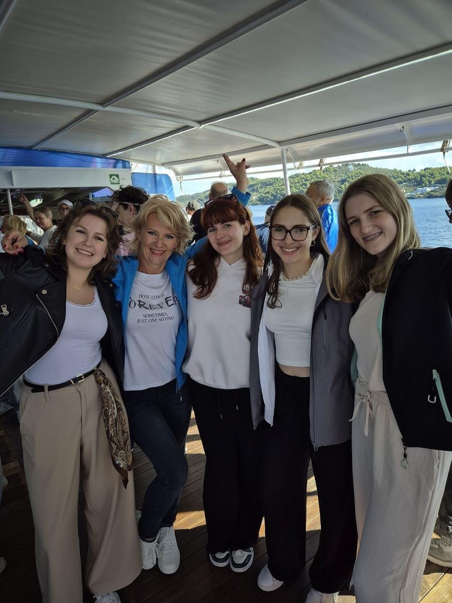 Zdjęcie w galerii na portalu naszraciborz.pl: CKZiU nr 1 Racibórz: ze szkolnej ławki… prosto na greckie słońce! wiadomości z regionu