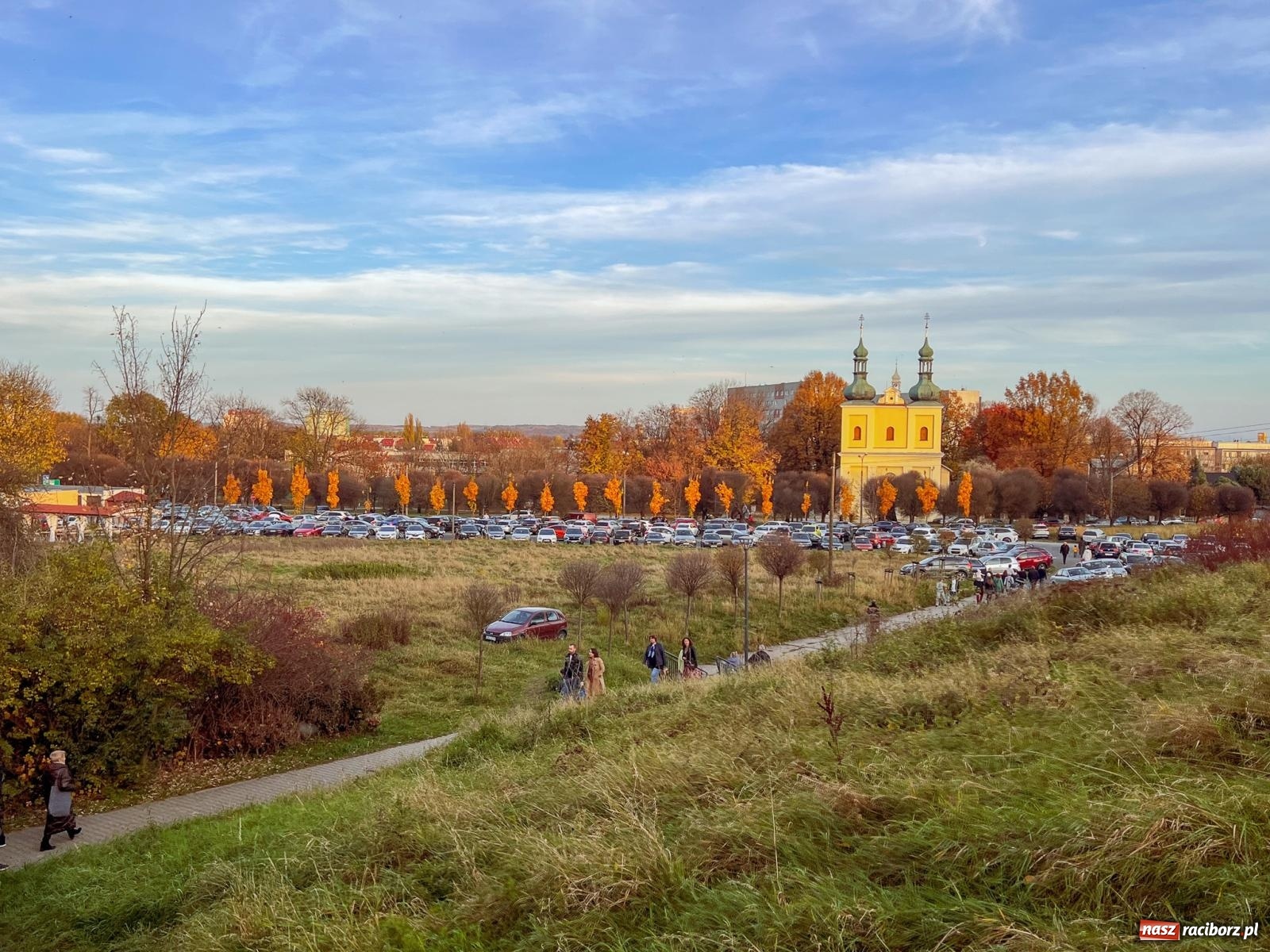 Zdjęcie w galerii na portalu naszraciborz.pl: Uroczystość Wszystkich Świętych na cmentarzu Jeruzalem w Raciborzu [FOTO i WIDEO] wiadomości z regionu