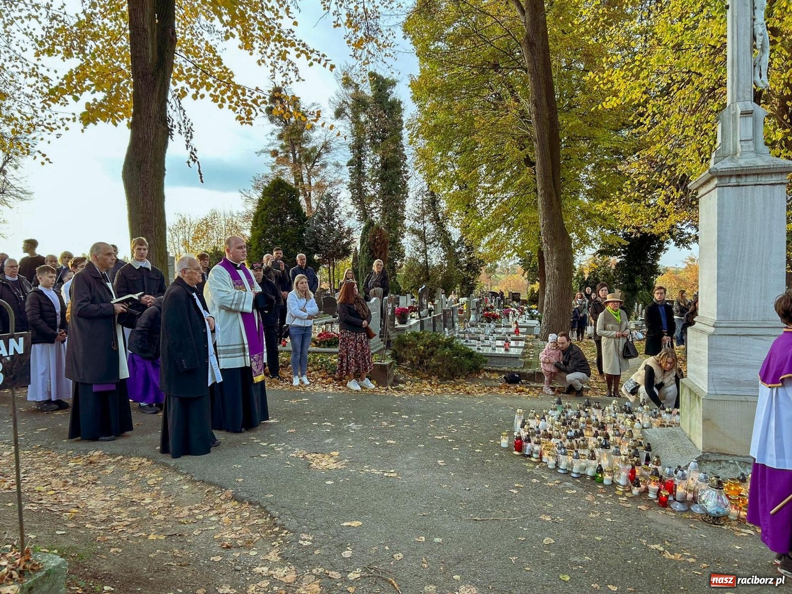 Zdjęcie w galerii na portalu naszraciborz.pl: Uroczystość Wszystkich Świętych na cmentarzu Jeruzalem w Raciborzu [FOTO i WIDEO] wiadomości z regionu