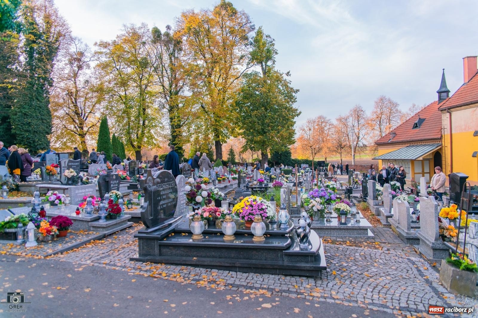 Zdjęcie w galerii na portalu naszraciborz.pl: Uroczystość Wszystkich Świętych na cmentarzu Jeruzalem w Raciborzu [FOTO i WIDEO] wiadomości z regionu