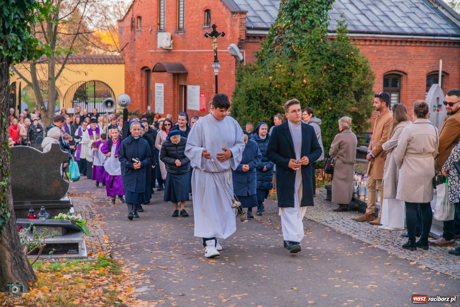 Zdjęcie w galerii na portalu naszraciborz.pl: Uroczystość Wszystkich Świętych na cmentarzu Jeruzalem w Raciborzu [FOTO i WIDEO] wiadomości z regionu