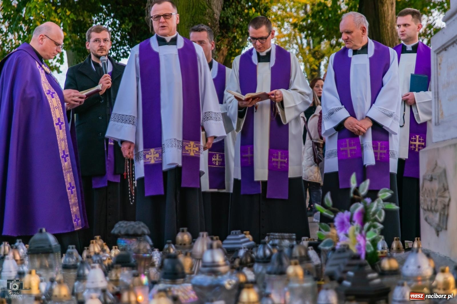Zdjęcie w galerii na portalu naszraciborz.pl: Uroczystość Wszystkich Świętych na cmentarzu Jeruzalem w Raciborzu [FOTO i WIDEO] wiadomości z regionu