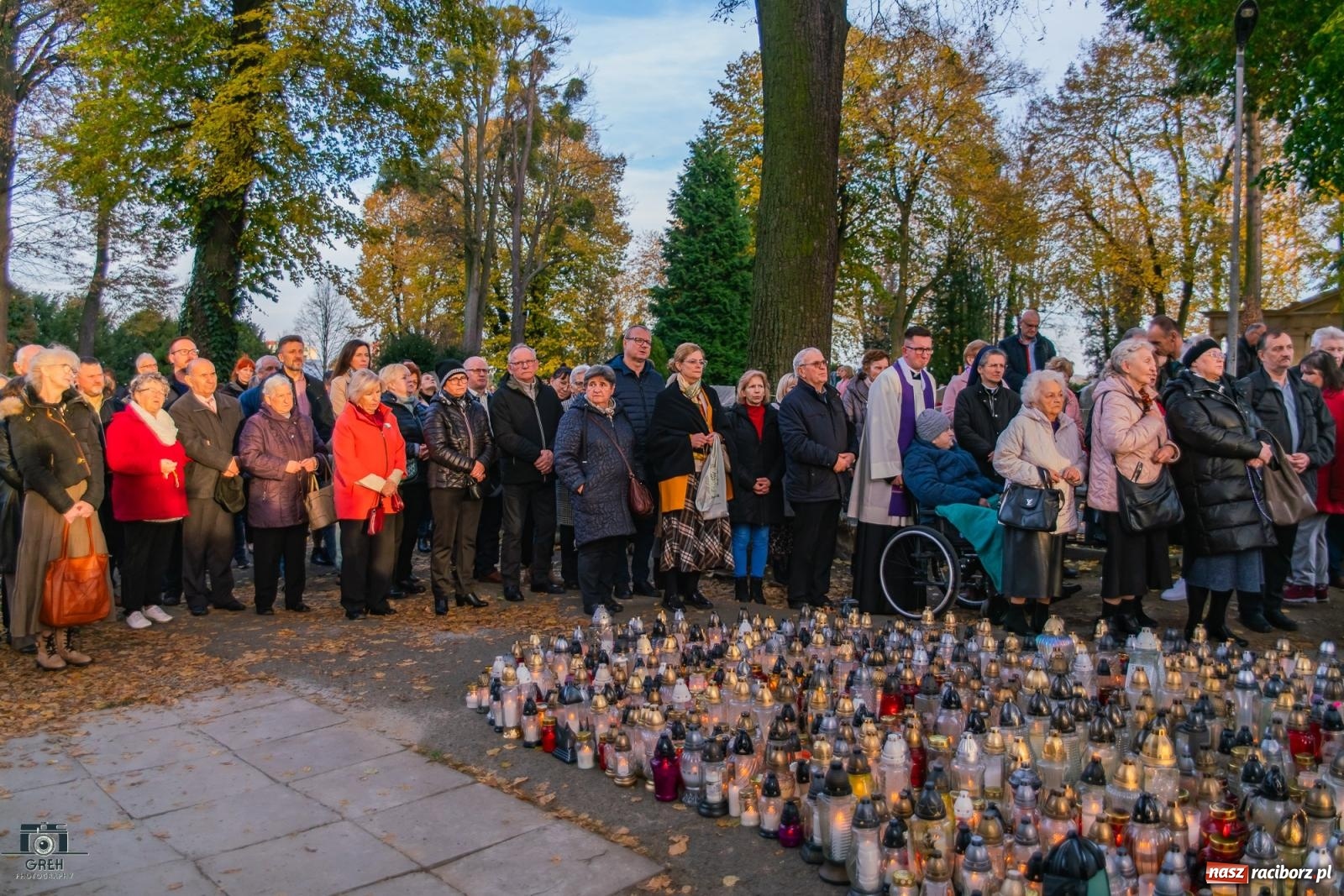 Zdjęcie w galerii na portalu naszraciborz.pl: Uroczystość Wszystkich Świętych na cmentarzu Jeruzalem w Raciborzu [FOTO i WIDEO] wiadomości z regionu