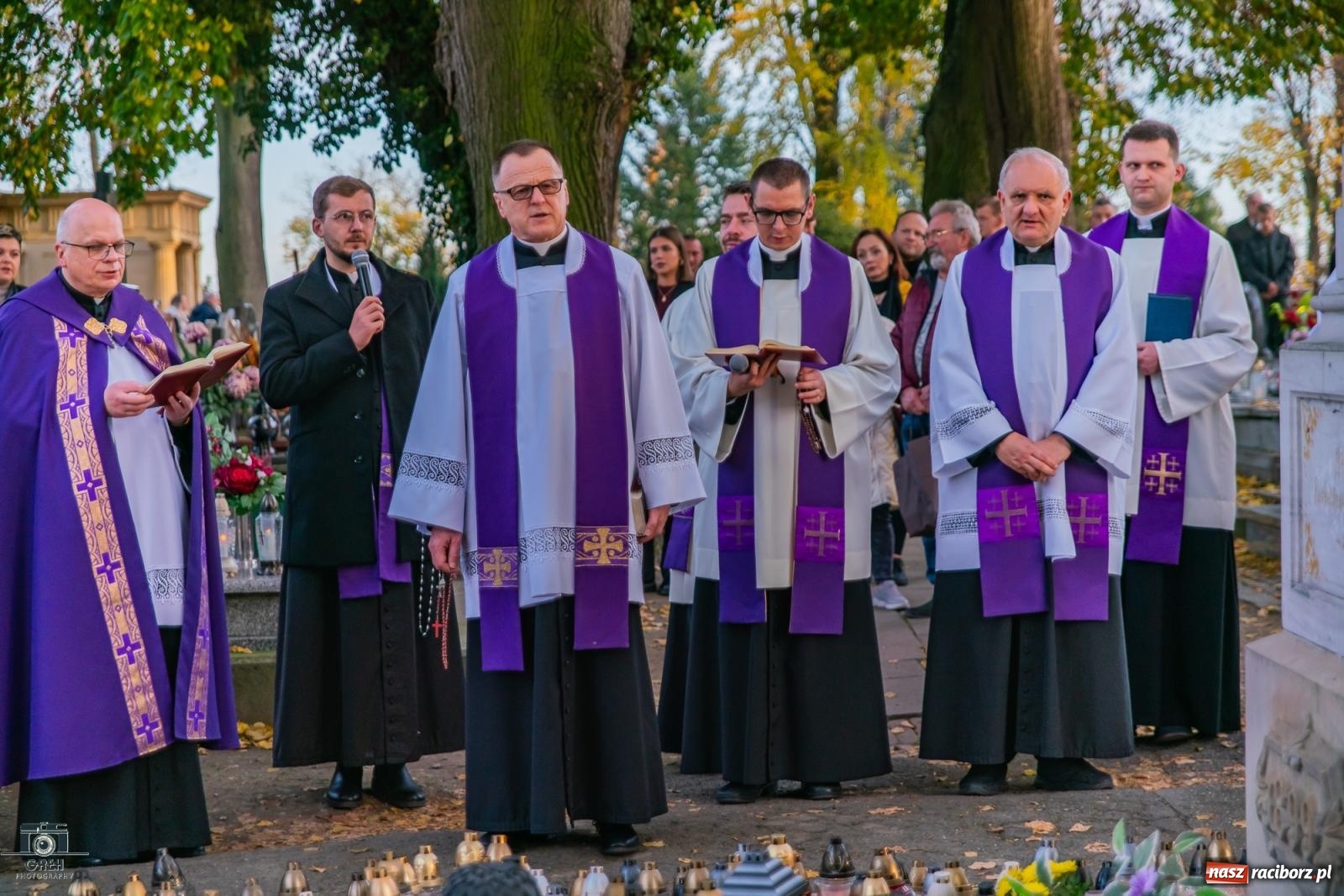 Zdjęcie w galerii na portalu naszraciborz.pl: Uroczystość Wszystkich Świętych na cmentarzu Jeruzalem w Raciborzu [FOTO i WIDEO] wiadomości z regionu