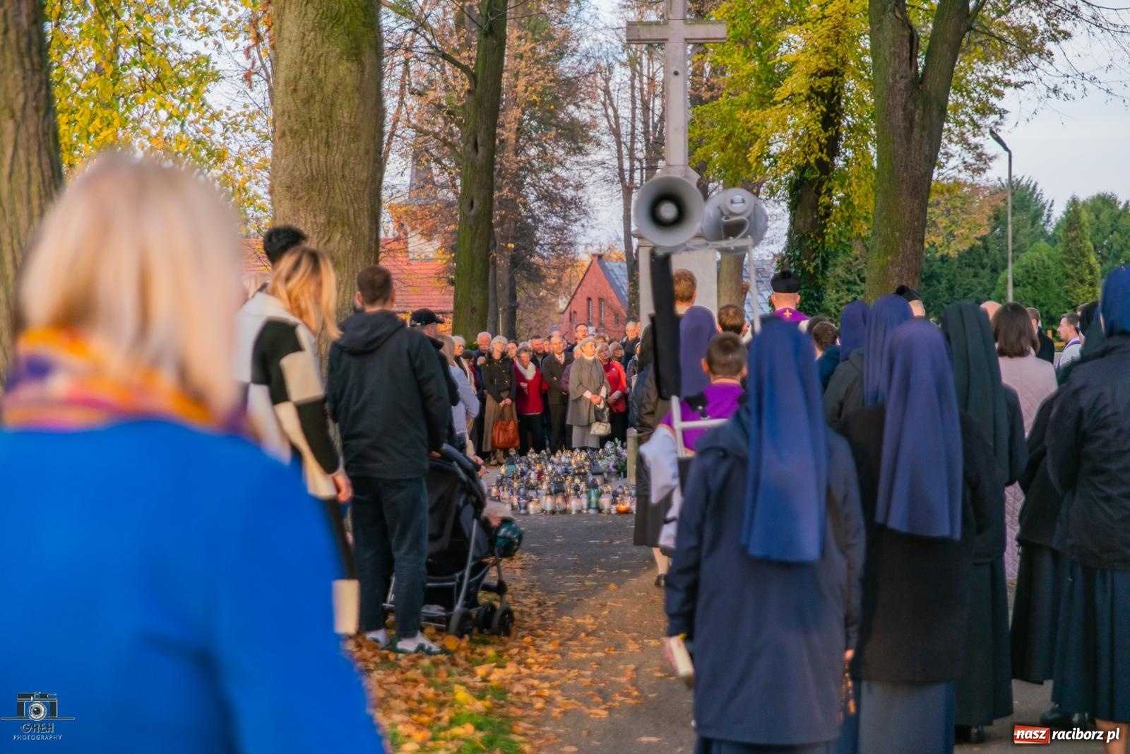 Zdjęcie w galerii na portalu naszraciborz.pl: Uroczystość Wszystkich Świętych na cmentarzu Jeruzalem w Raciborzu [FOTO i WIDEO] wiadomości z regionu