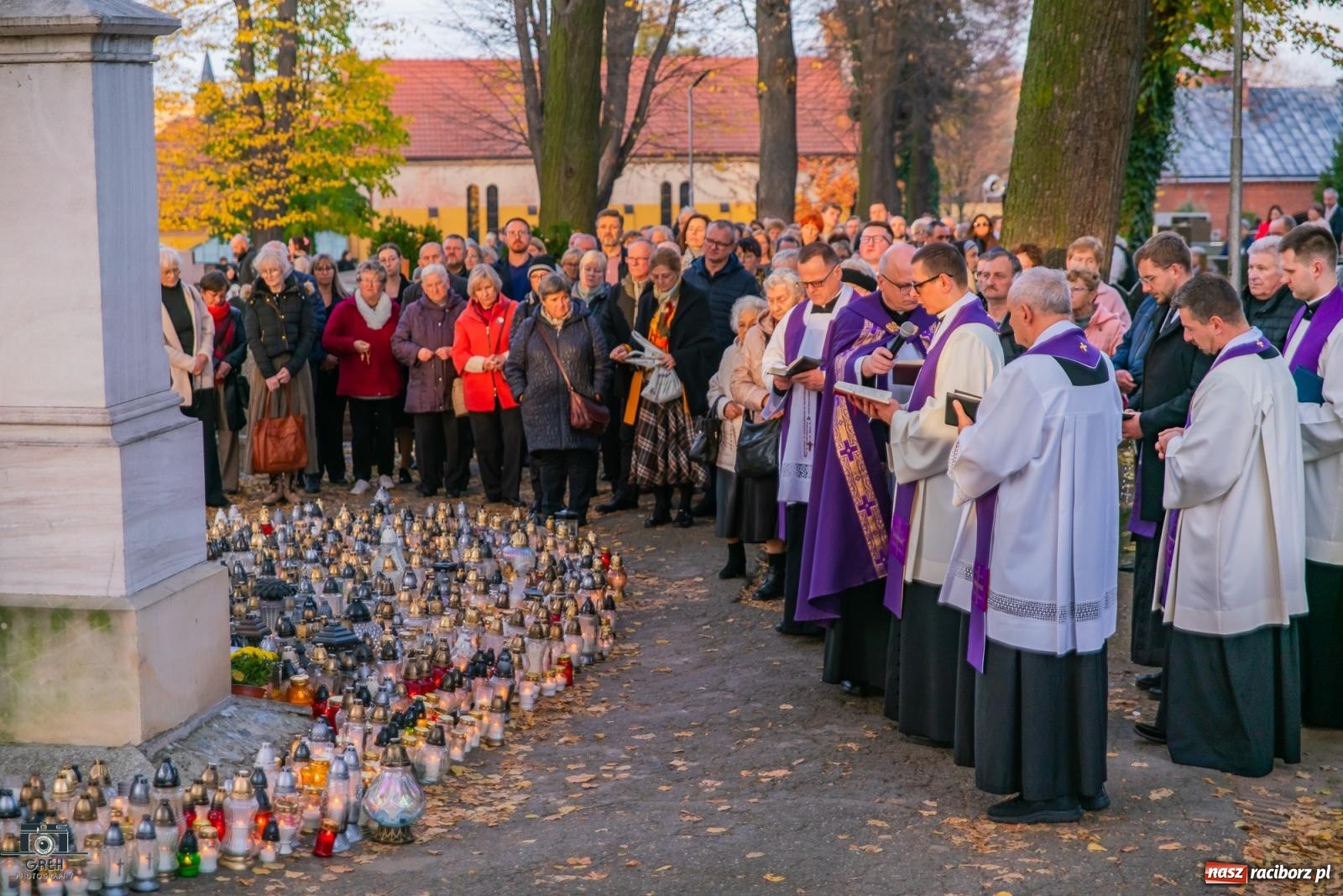 Zdjęcie w galerii na portalu naszraciborz.pl: Uroczystość Wszystkich Świętych na cmentarzu Jeruzalem w Raciborzu [FOTO i WIDEO] wiadomości z regionu