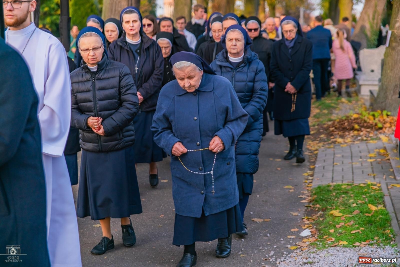 Zdjęcie w galerii na portalu naszraciborz.pl: Uroczystość Wszystkich Świętych na cmentarzu Jeruzalem w Raciborzu [FOTO i WIDEO] wiadomości z regionu