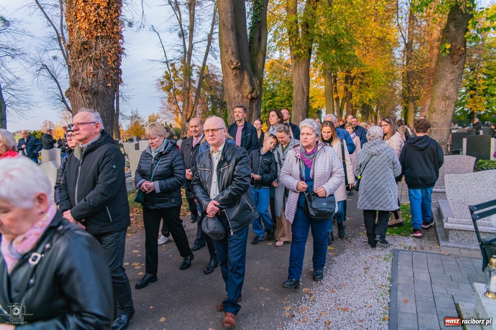 Zdjęcie w galerii na portalu naszraciborz.pl: Uroczystość Wszystkich Świętych na cmentarzu Jeruzalem w Raciborzu [FOTO i WIDEO] wiadomości z regionu