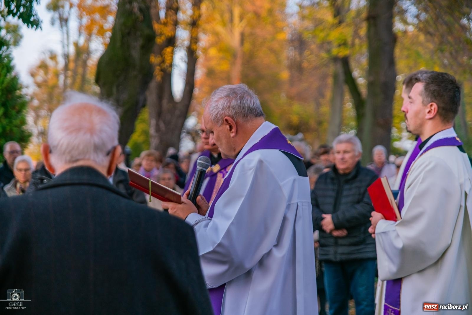 Zdjęcie w galerii na portalu naszraciborz.pl: Uroczystość Wszystkich Świętych na cmentarzu Jeruzalem w Raciborzu [FOTO i WIDEO] wiadomości z regionu