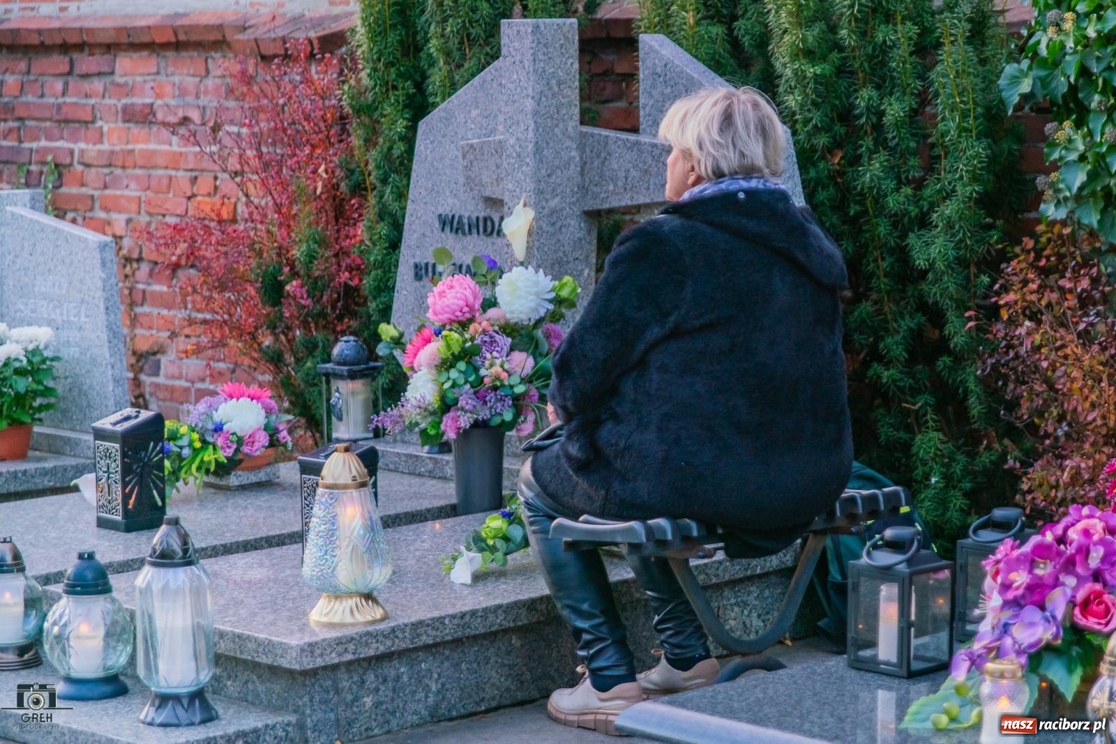 Zdjęcie w galerii na portalu naszraciborz.pl: Uroczystość Wszystkich Świętych na cmentarzu Jeruzalem w Raciborzu [FOTO i WIDEO] wiadomości z regionu