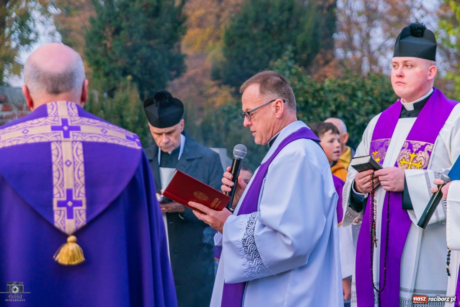 Zdjęcie w galerii na portalu naszraciborz.pl: Uroczystość Wszystkich Świętych na cmentarzu Jeruzalem w Raciborzu [FOTO i WIDEO] wiadomości z regionu
