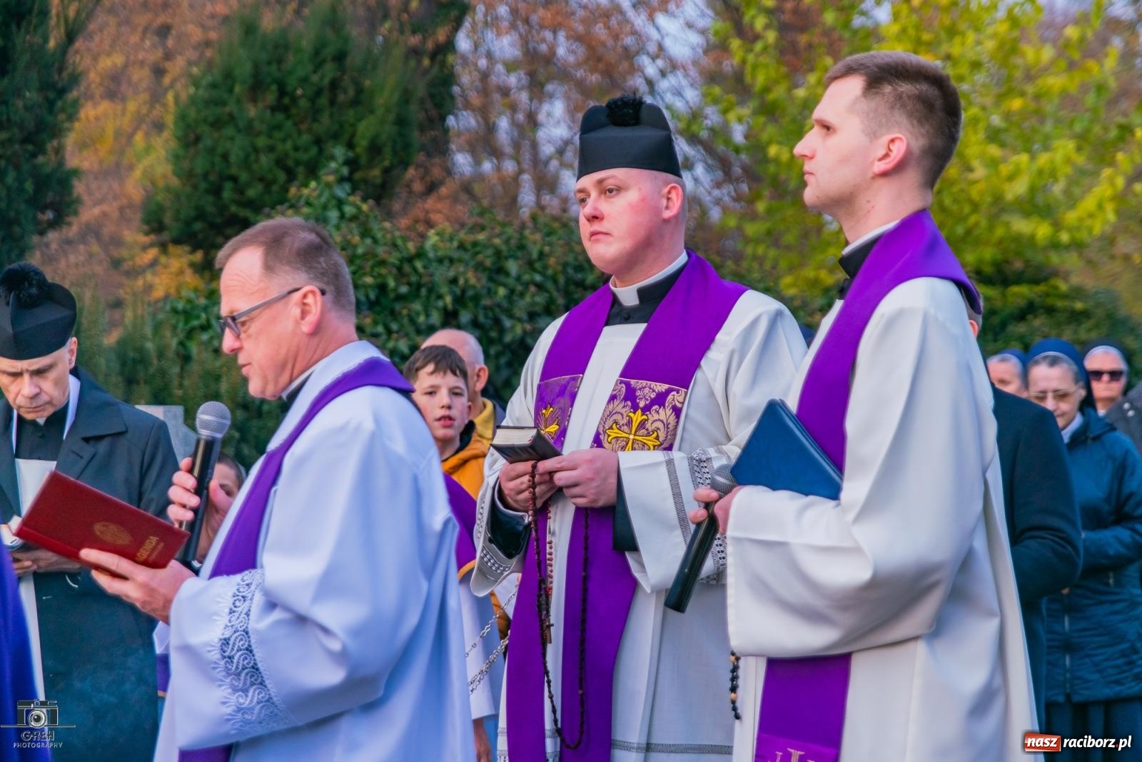Zdjęcie w galerii na portalu naszraciborz.pl: Uroczystość Wszystkich Świętych na cmentarzu Jeruzalem w Raciborzu [FOTO i WIDEO] wiadomości z regionu